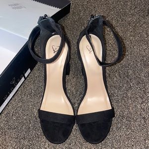 Windsor heels